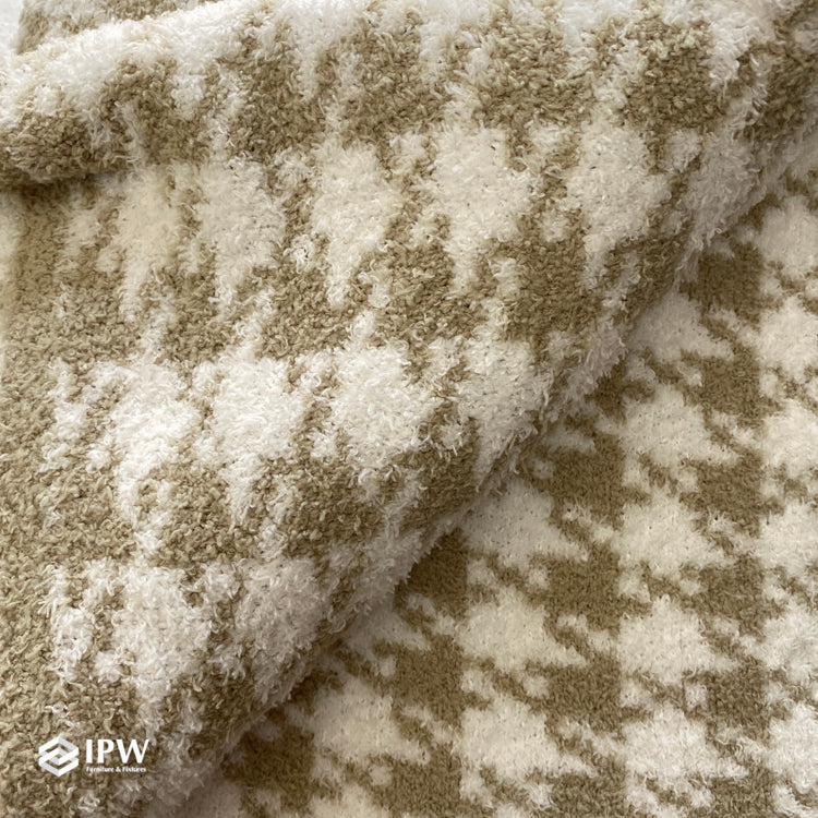 Four Seasons Woven Throw - Houndstooth